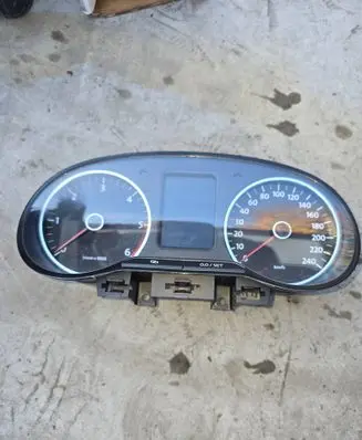 Speedometer (instrument cluster)