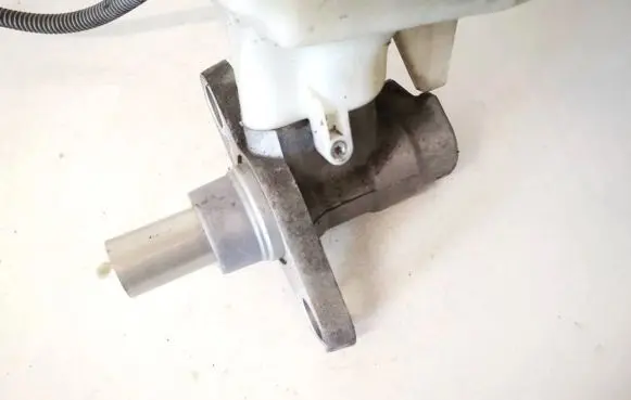 Opel Insignia A Master brake cylinder