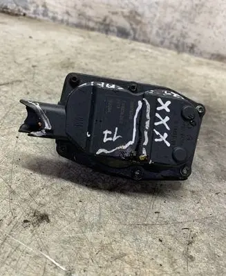 Opel Zafira C Intake manifold valve actuator/motor 55578249