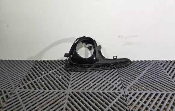 Toyota Yaris Front fog light trim/grill 814820D340