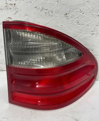 Mercedes-Benz E W210 Rear/tail lights A2108205464 4226 324002