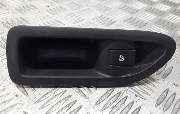 Renault Laguna II Quarter vent window switch 8200317493