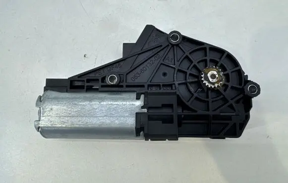 BMW 5 F10 F11 Sunroof motor/actuator 9127381