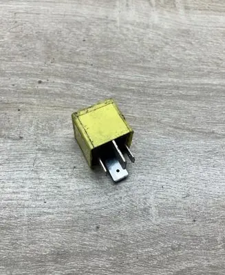 Opel Vectra C Other relay 90226846