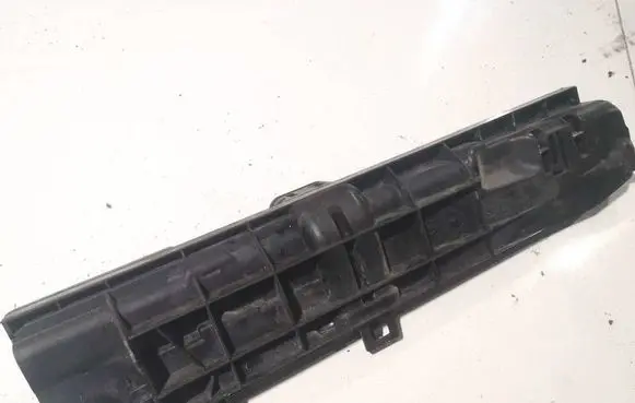 BMW 3 E90 E91 Radiator mount bracket 11074810