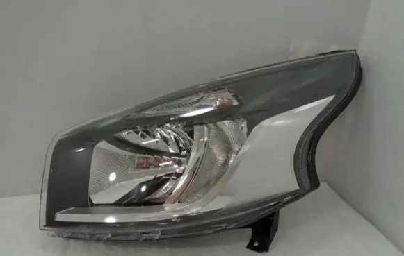 Renault Trafic III (X82) Headlight/headlamp 260607004R
