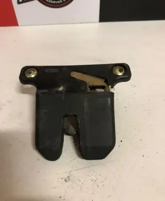 Audi A4 S4 B5 8D Tailgate exterior lock 8D5827505