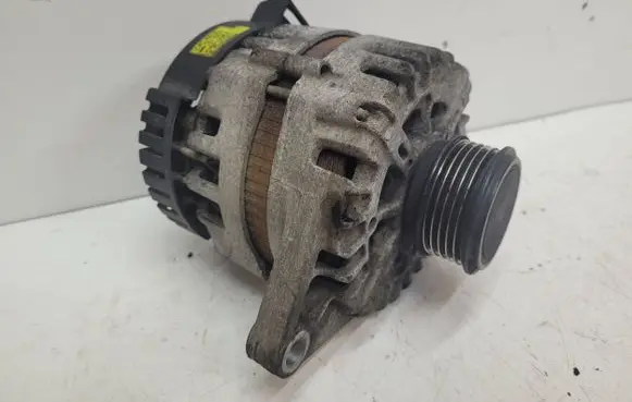 KIA Sportage Generator/alternator 373002A850 2611067 135V130A