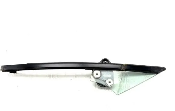 Mazda MX-5 ND Front vent window/glass (coupe) NSGM308 43R00011 1S1971993