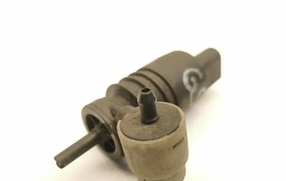 Volkswagen Golf V Windscreen/windshield washer pump