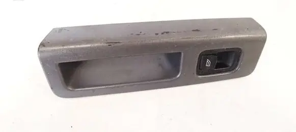 Volvo S40 Front door window switch trim 8679478