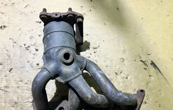 Volkswagen Golf IV Exhaust manifold 036178BA