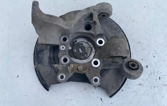 Volvo V70 Rear wheel hub 9200624