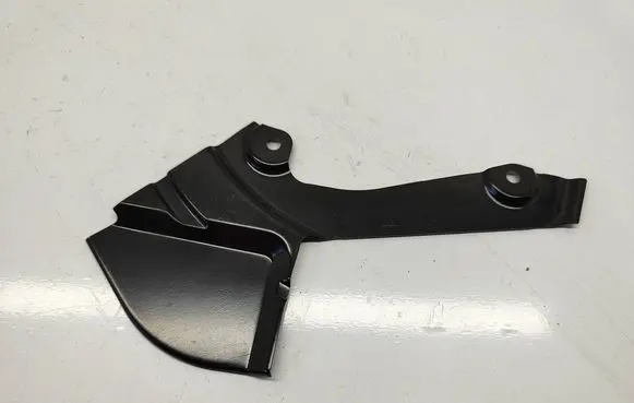 Chevrolet Camaro Front brake disc dust cover plate 23385147