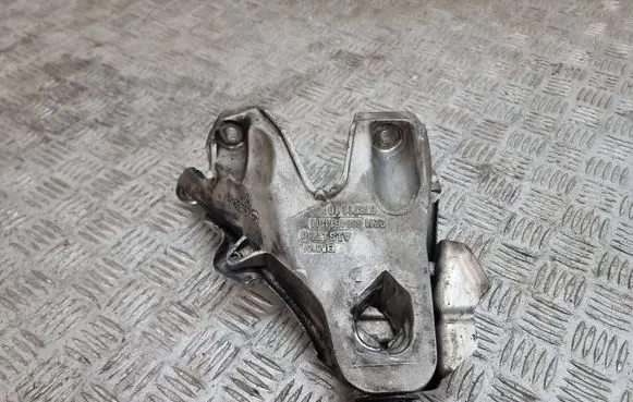BMW X5 F15 Engine mounting bracket 6864614