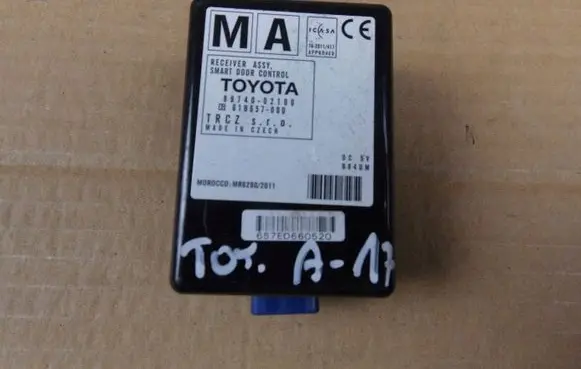 Toyota Auris E180 Door control unit/module 8974002100