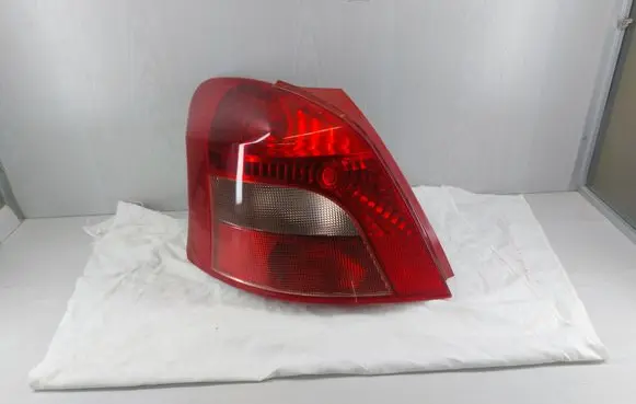 Toyota Yaris Tail light lenses 6325249 E131772