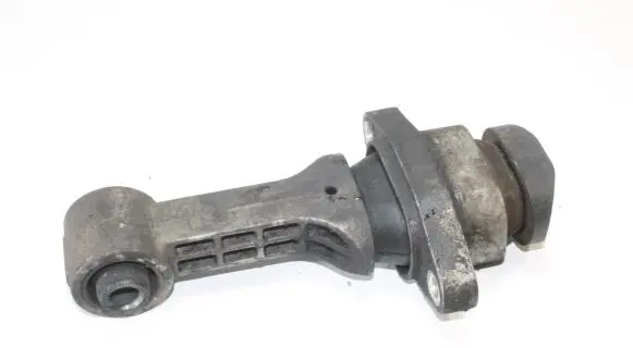 Hyundai i40 Engine mounting bracket