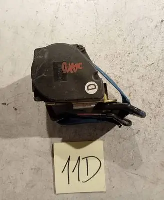Citroen Saxo Rear seatbelt 8975L9