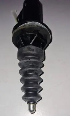 Clutch slave cylinder