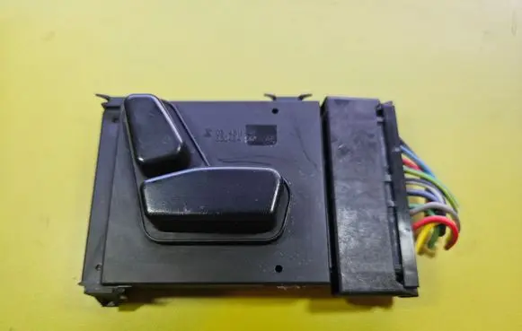 Chrysler 300C Seat control switch 03461142 56049432AE