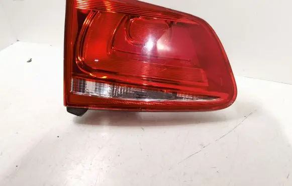 Volkswagen Touareg II Tailgate rear/tail lights 7P6945093B