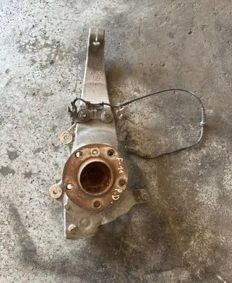BMW 5 F10 F11 Front wheel hub 6777752