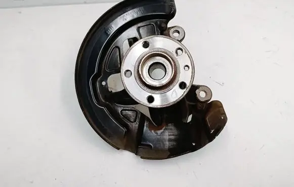 Volvo V60 Front wheel hub 6G913K170A