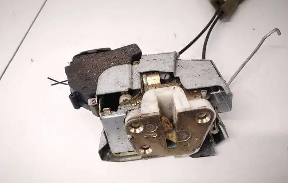 Subaru Outback Front door lock 