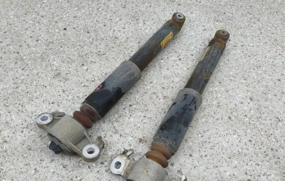 Volvo S60 Rear shock absorber/damper 31658549