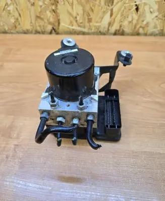 Volvo S60 ABS Pump 30681619 10092604053 000404972C1