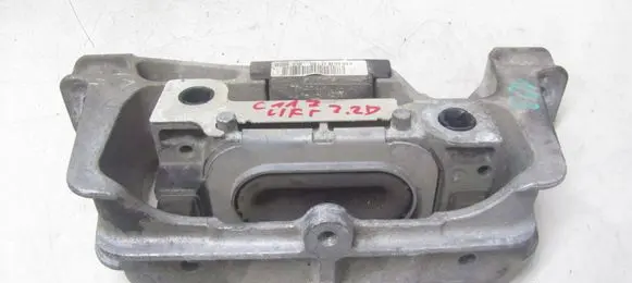 Engine mount bracket