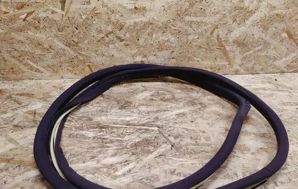 Mercedes-Benz S W220 Front door rubber seal 