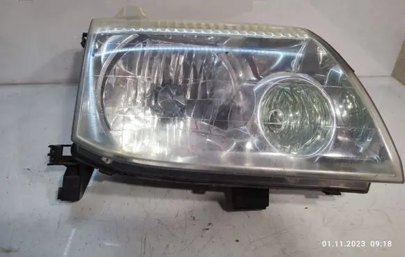 Nissan X-Trail T30 Headlight/headlamp