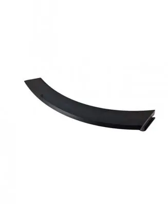 Rear fender molding trim
