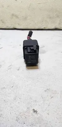 Volkswagen PASSAT B6 Other relay 3C0973721