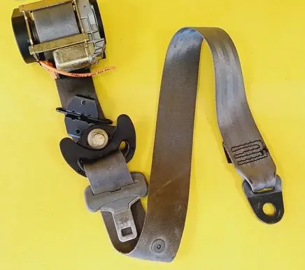 Citroen C5 Front seatbelt 040139