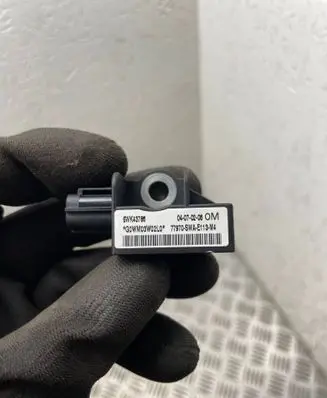 Honda CR-V Airbag deployment crash/impact sensor 5WK43786 G0WM03W02L0 77970SWAE113M4