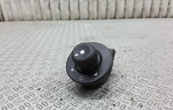 Citroen C3 Wing mirror switch