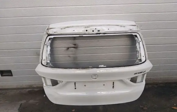 BMW 2 F46 Tailgate/trunk/boot lid