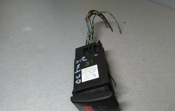 Skoda Octavia Mk1 (1U) Hazard light switch 1U0953235B