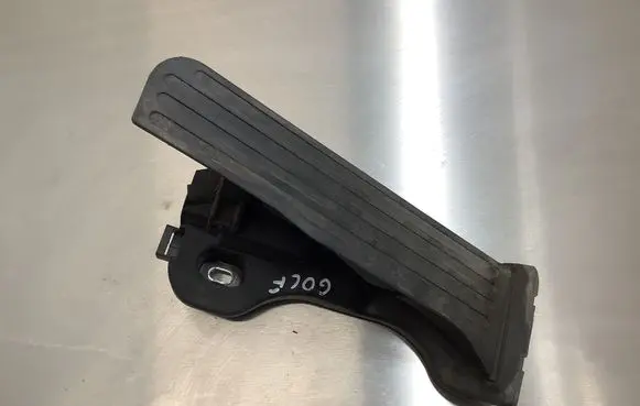 Volkswagen Golf V Accelerator throttle pedal 1K1721503P