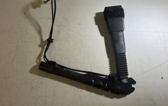 BMW 1 F20 F21 Front seatbelt buckle 7259388