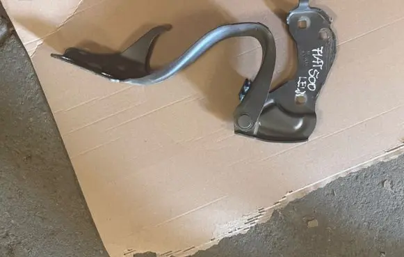 Fiat 500 Engine bonnet/hood hinges 