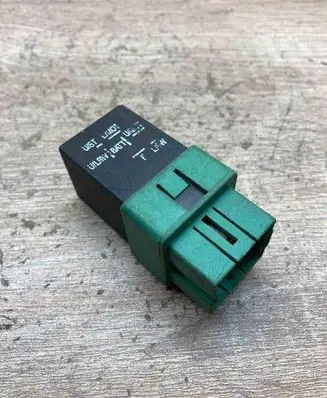 Mitsubishi Carisma Other relay MR228120 DOORLOCK