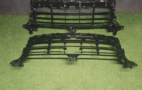 Porsche Cayenne (9Y0 9Y3) Front bumper upper radiator grill 9Y0807683T 9Y0807683AA