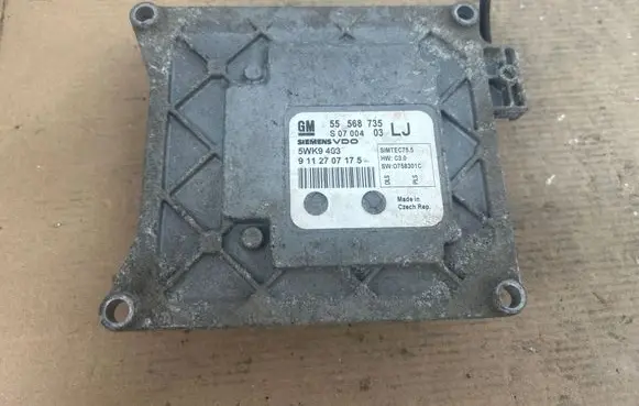 Opel Zafira B Engine control unit/module 55568735 5WK9463 9112707175