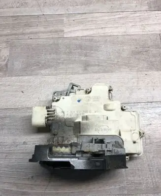 Audi Q7 4L Rear door lock 3C4839015C