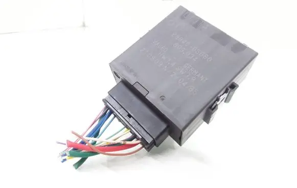 Toyota Avensis T270 Window wiper relay 8594005060