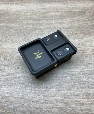BMW 5 E34 Electric window control switch 1374491